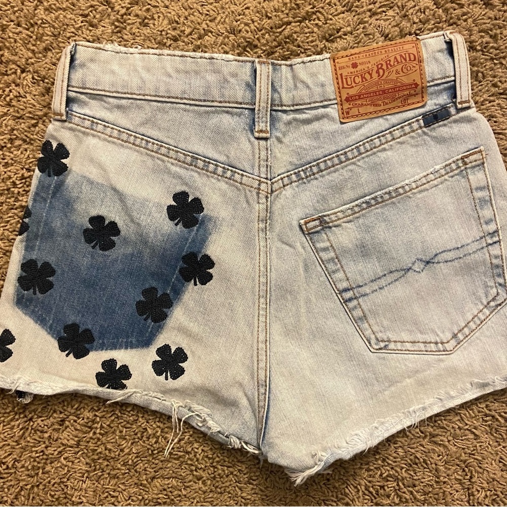 LUCKY BRAND shorts. Size 2. Fun and fabulous 4-leaf clover detail 🤩🍀🤩